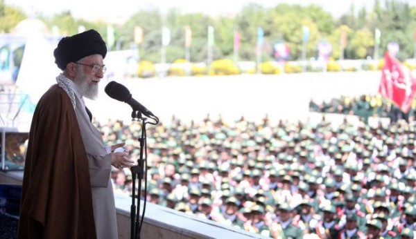 قائد الثورة: الجهاد باق بوجه الاستكبار ولا حرباً عسكرية ضد ايران